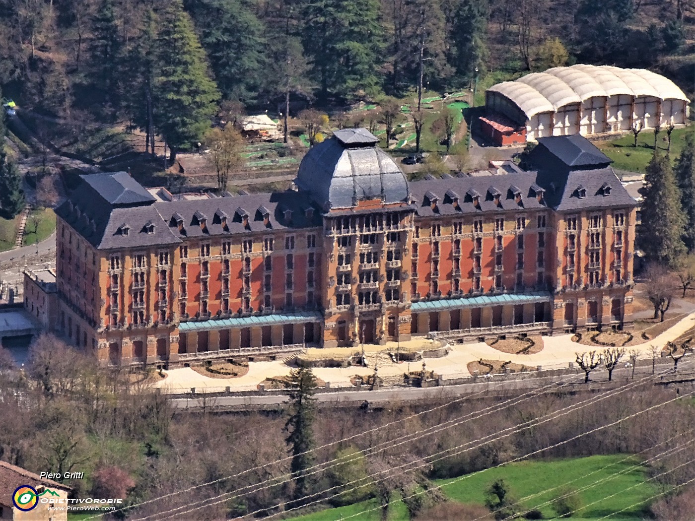 47 Dal Molinasco maxi zoom sul Grand Hotel di San Pellegrino Terme.JPG